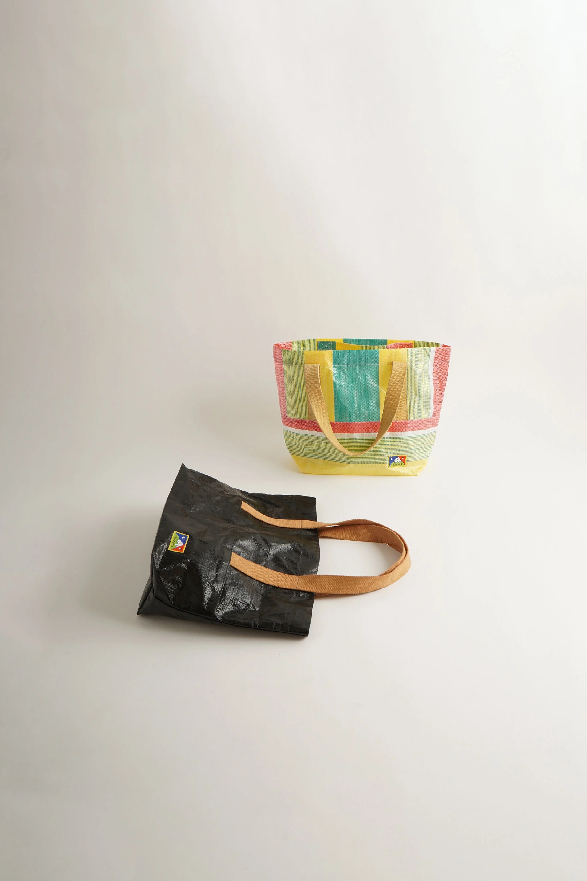 DEFORMASI デフォルマシー MARKET TOTE BAG 3カラー MULTI GREEN BLACK ビニールシート素材 防水 アウトドア